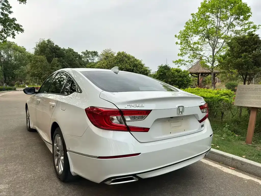 Honda Accord — фото 4