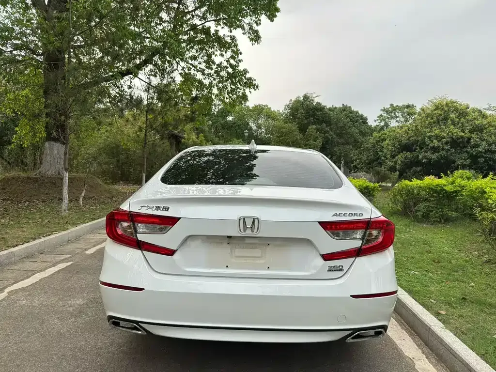 Honda Accord — фото 6