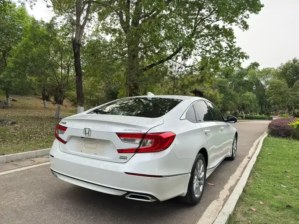Honda Accord — фото 5