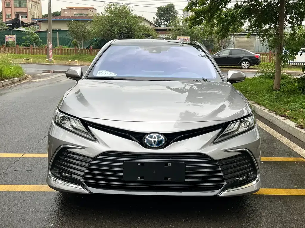 Toyota Camry — фото 6