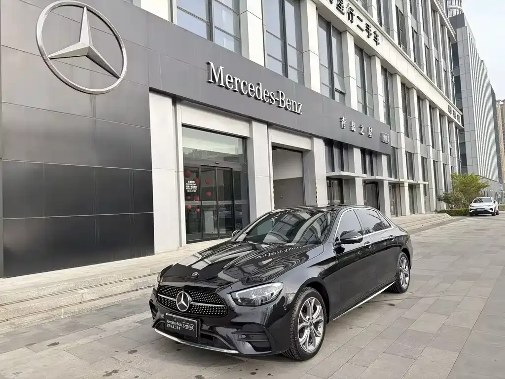Mercedes-Benz E-Class — фото 1