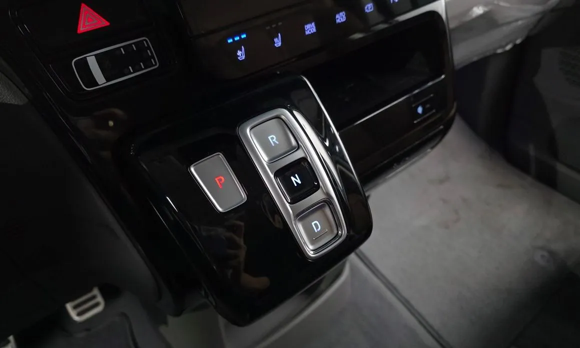 Hyundai Staria 2025 из KR, фото 3