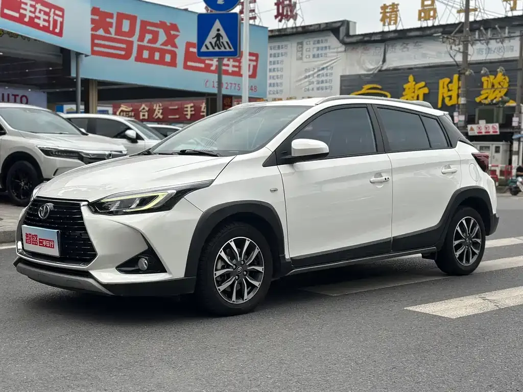 Toyota Yaris L — фото 9