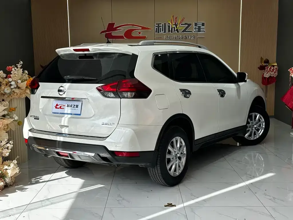 Nissan X-Trail 2023 из CN, фото 2