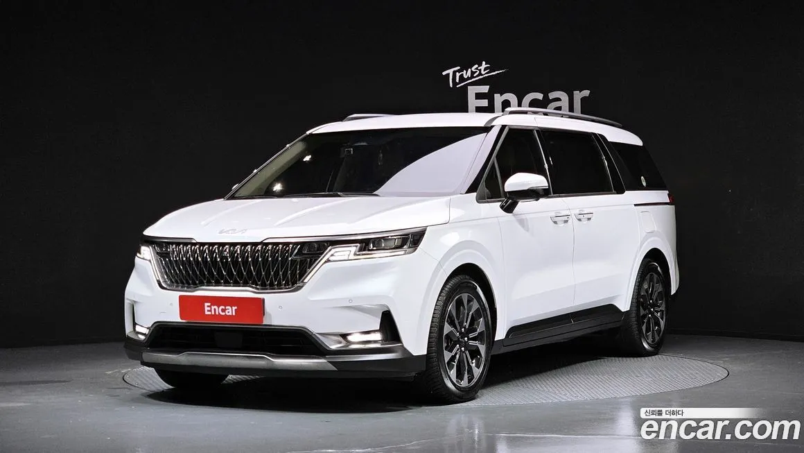 Kia Carnival — фото 1