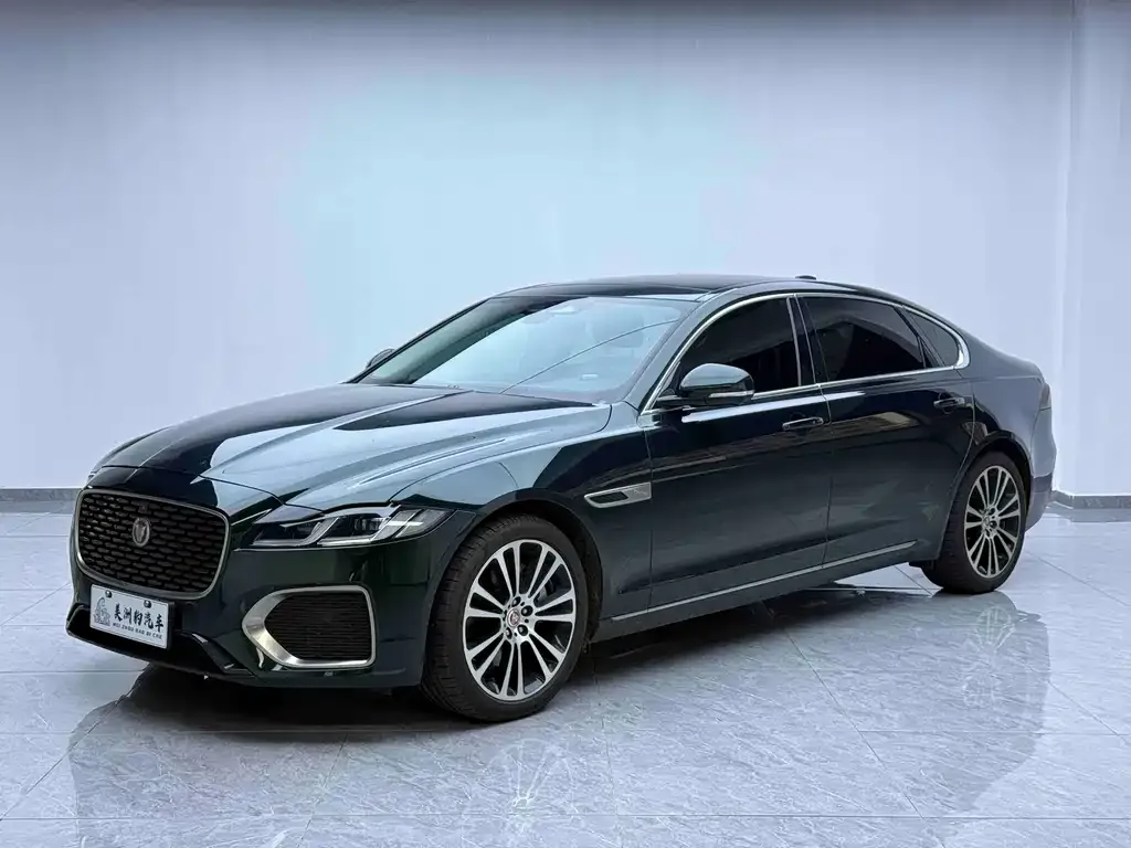 Jaguar XFL — фото 1