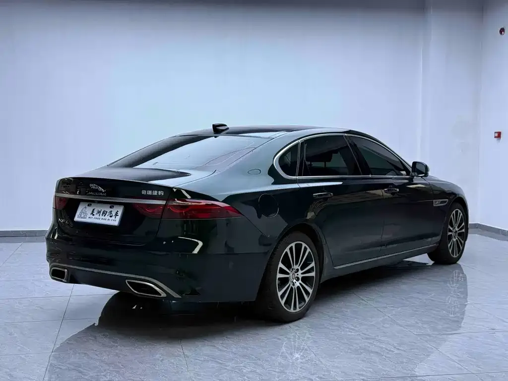Jaguar XFL — фото 10