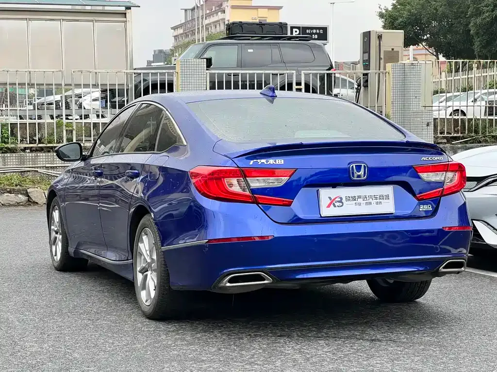 Honda Accord — фото 4