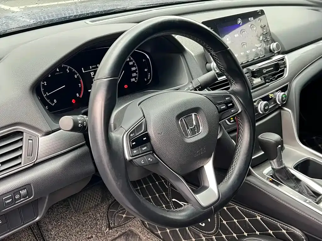 Honda Accord — фото 8