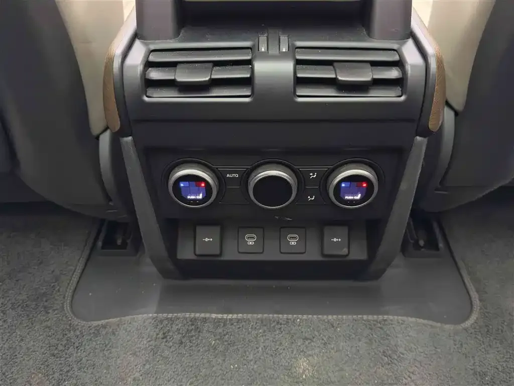 Land Rover Defender 2022 из CN, фото 4