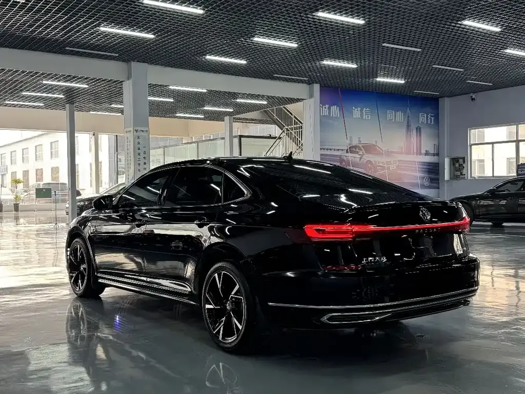 Volkswagen Passat — фото 5