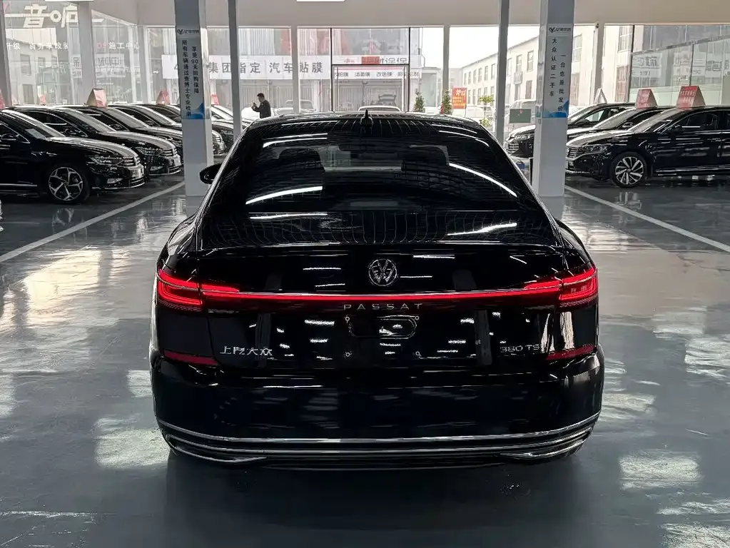 Volkswagen Passat — фото 8
