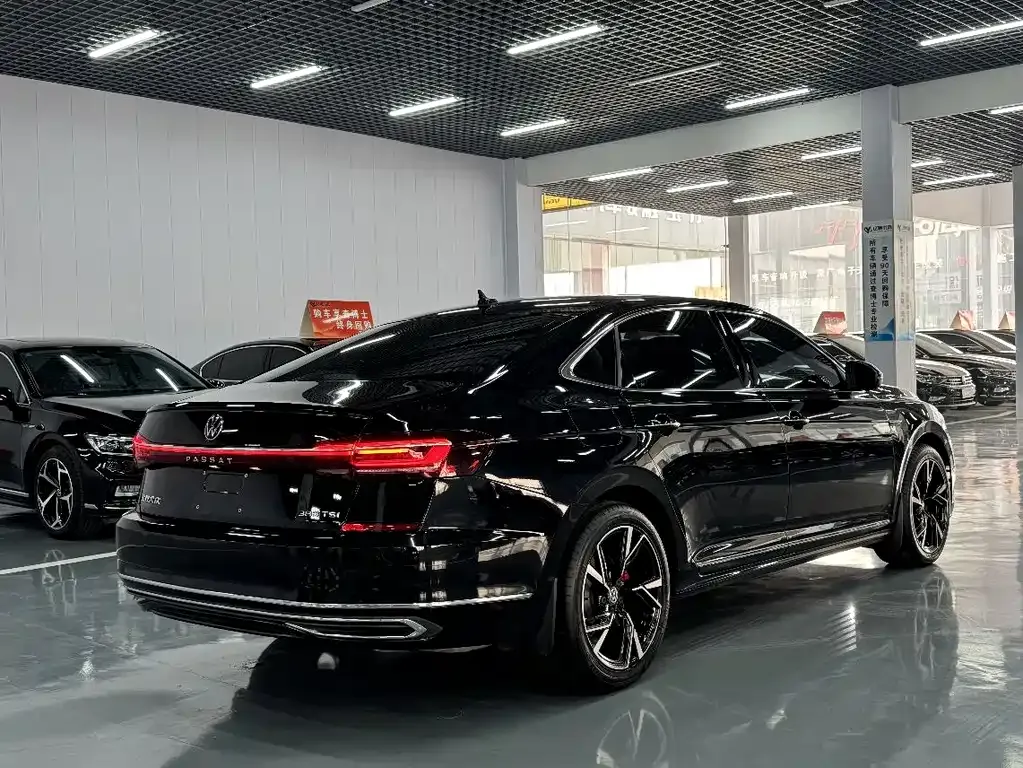 Volkswagen Passat — фото 9