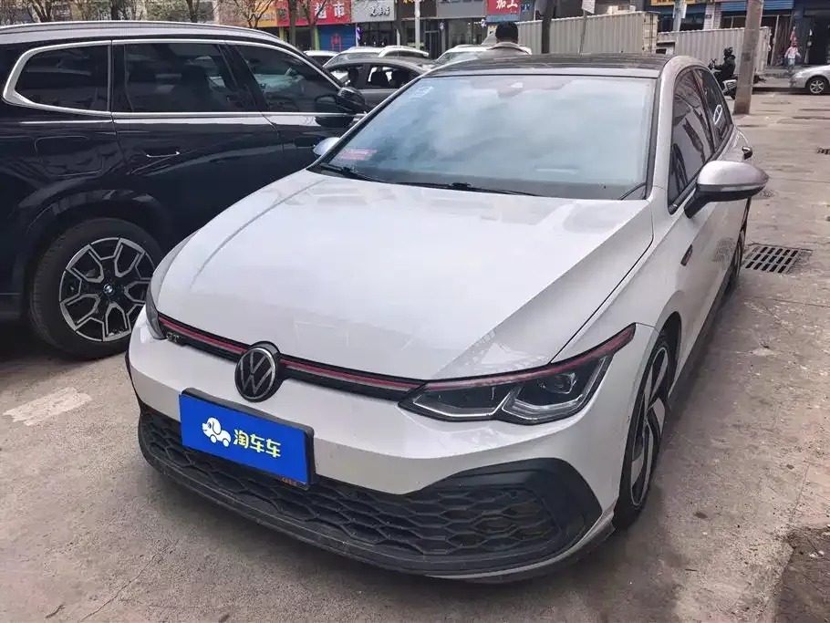 Volkswagen Golf GTI — фото 1