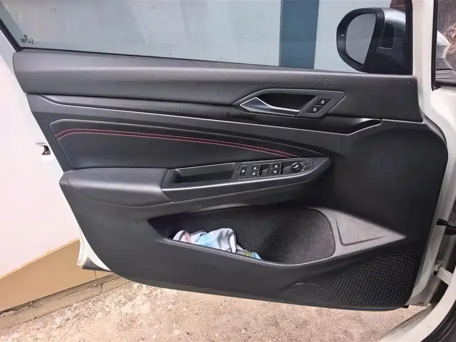 Volkswagen Golf GTI — фото 9