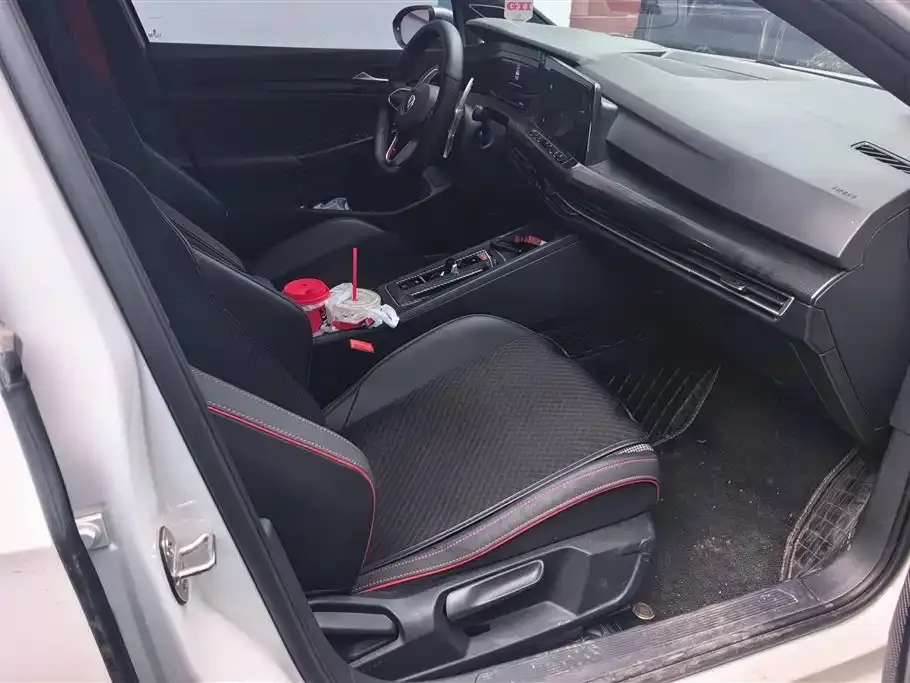 Volkswagen Golf GTI — фото 6