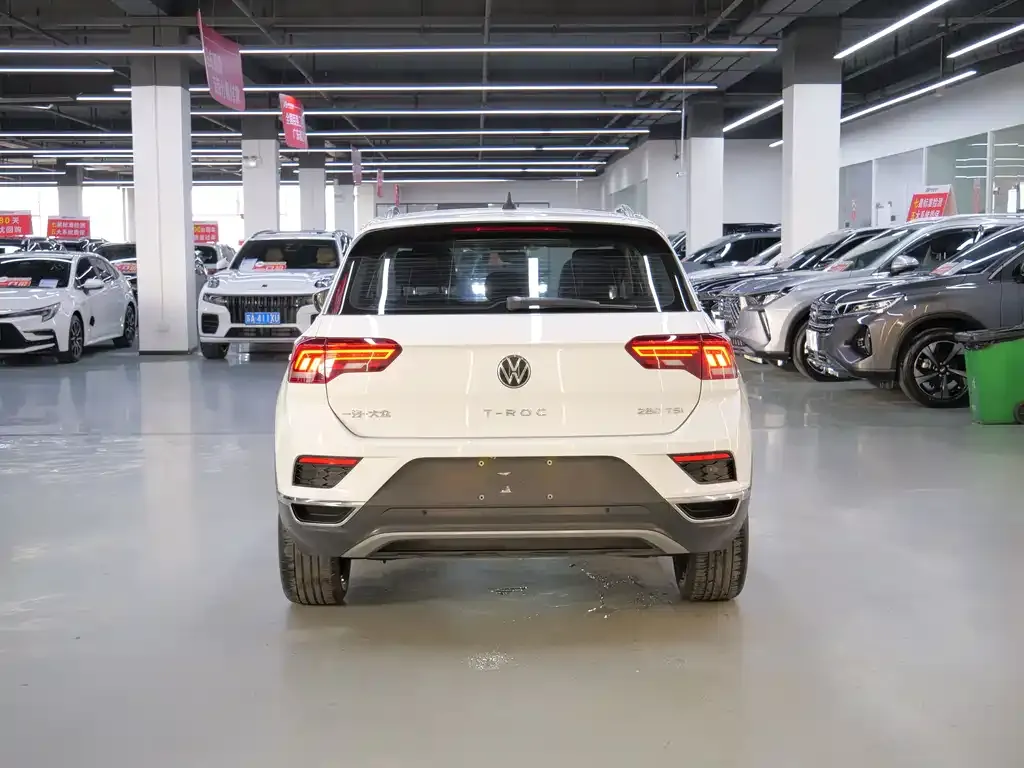 Volkswagen T-Roc — фото 5