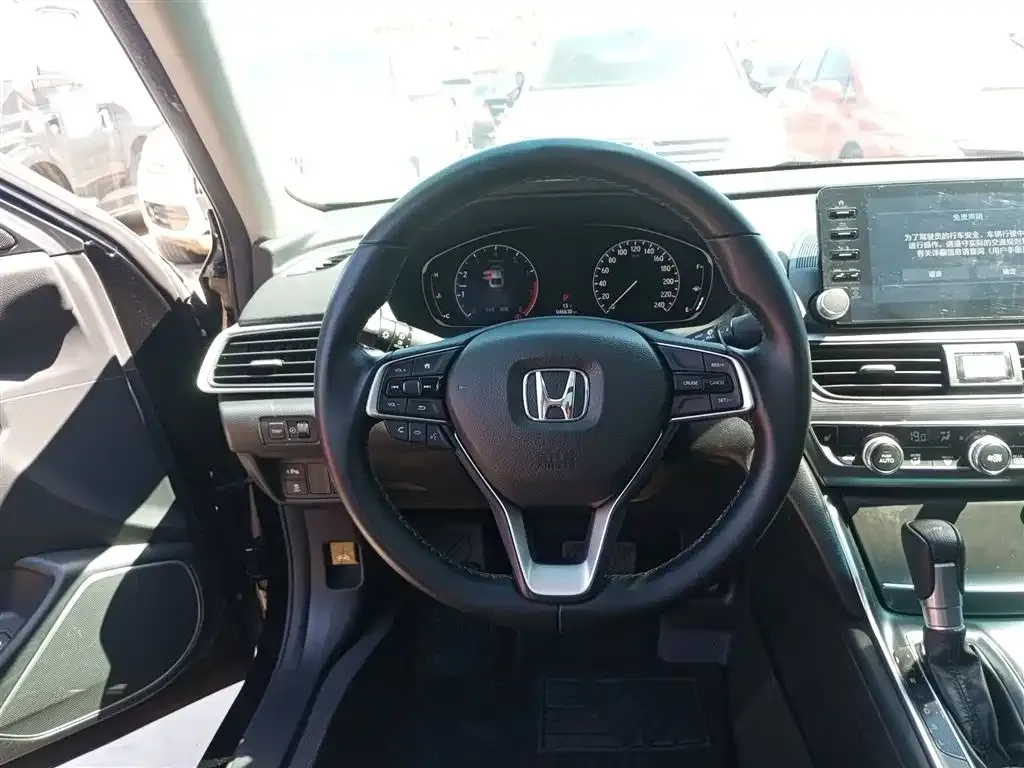 Honda Accord — фото 6
