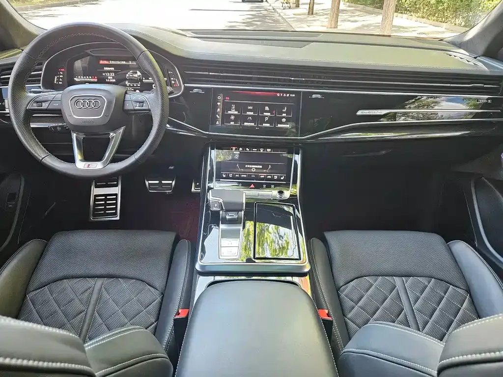 Audi Q8 2023 из CN, фото 5