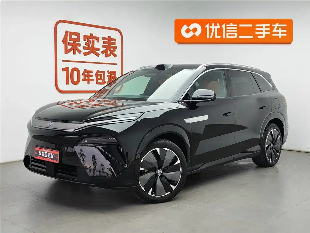 BYD Tang L — фото 1