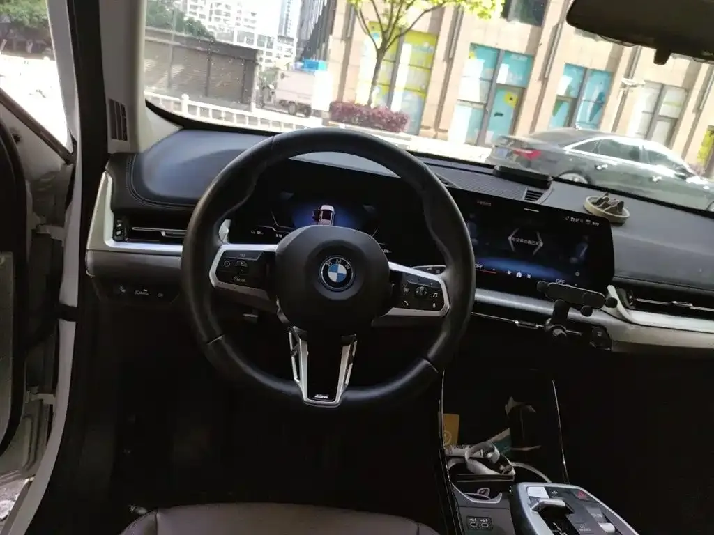 BMW iX1 2024 из CN, фото 7
