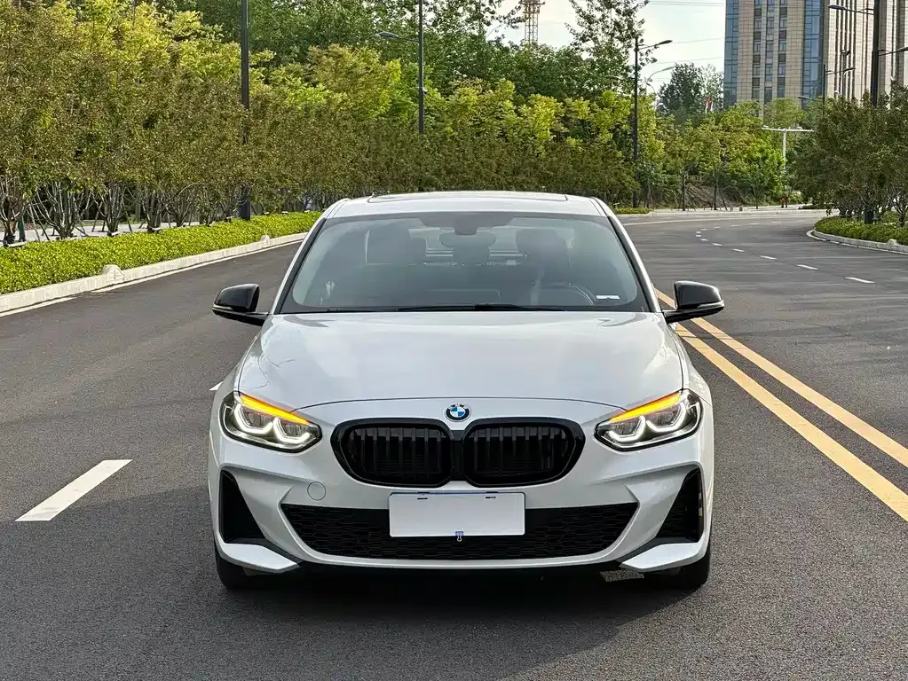 BMW 1 Series 2023 из CN, фото 9