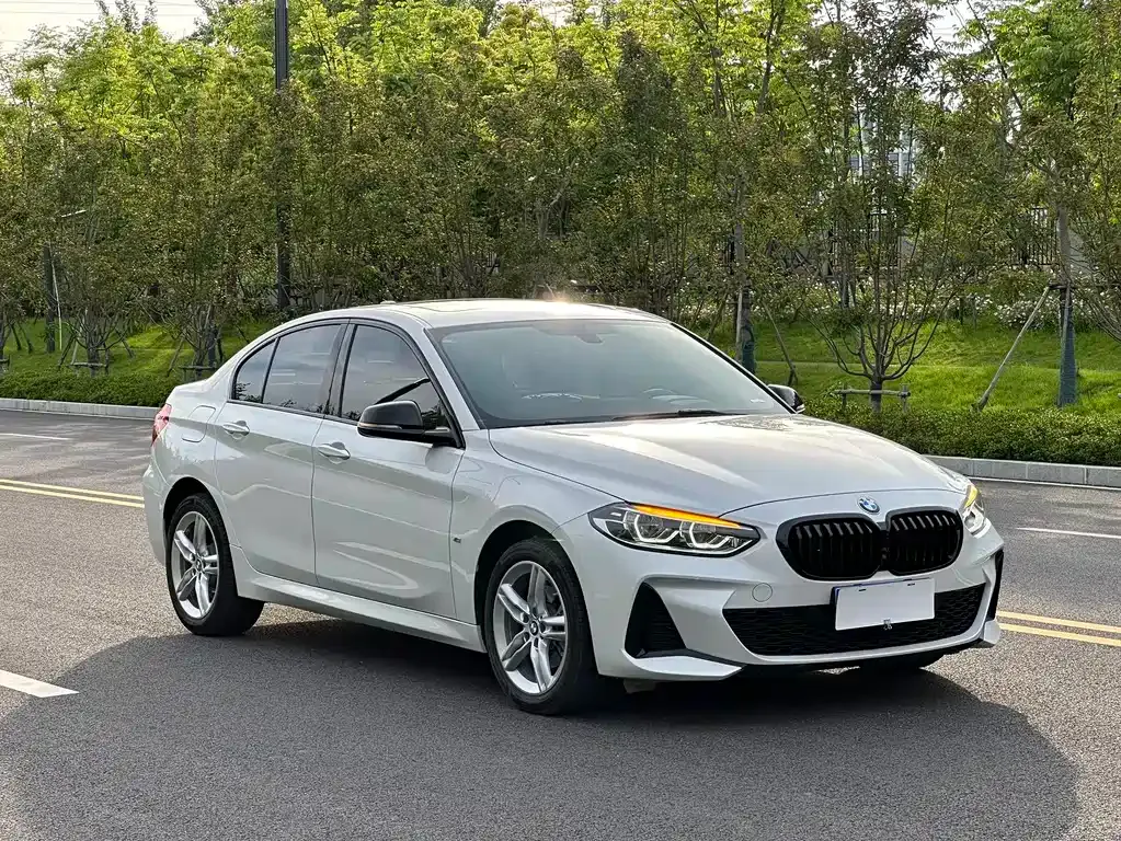 BMW 1 Series 2023 из CN, фото 10