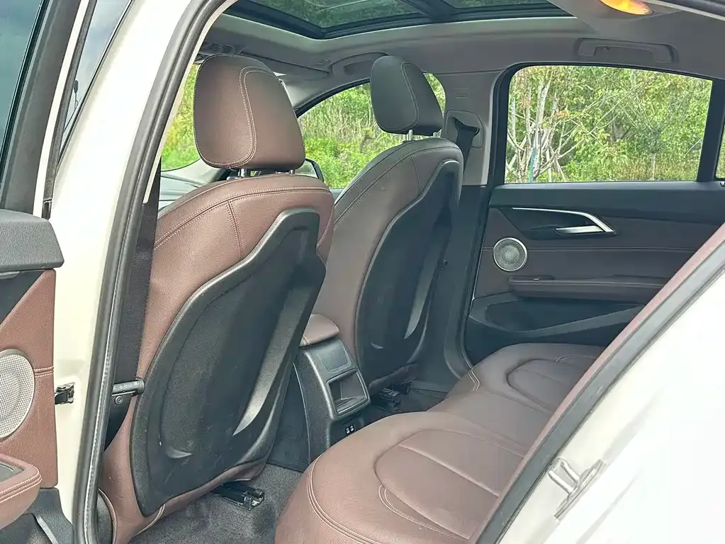 BMW 1 Series 2023 из CN, фото 4