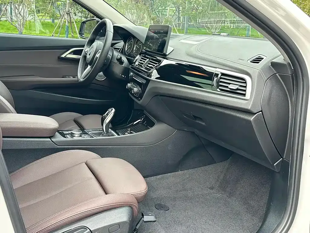 BMW 1 Series 2023 из CN, фото 7