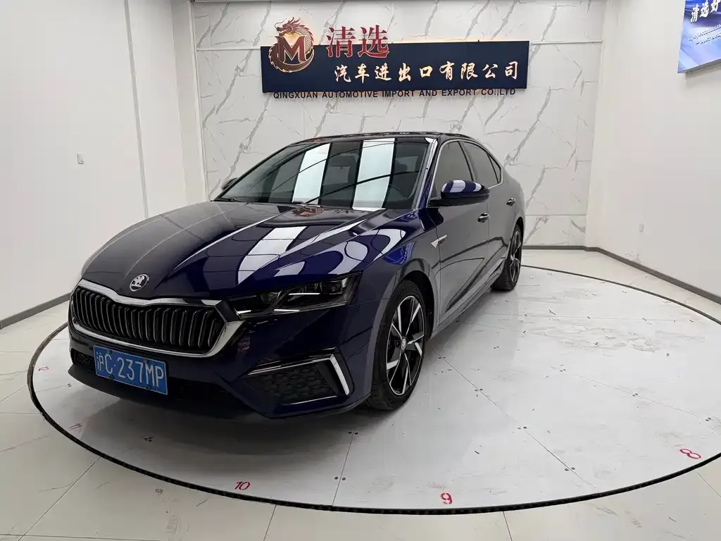 Skoda Octavia — фото 1