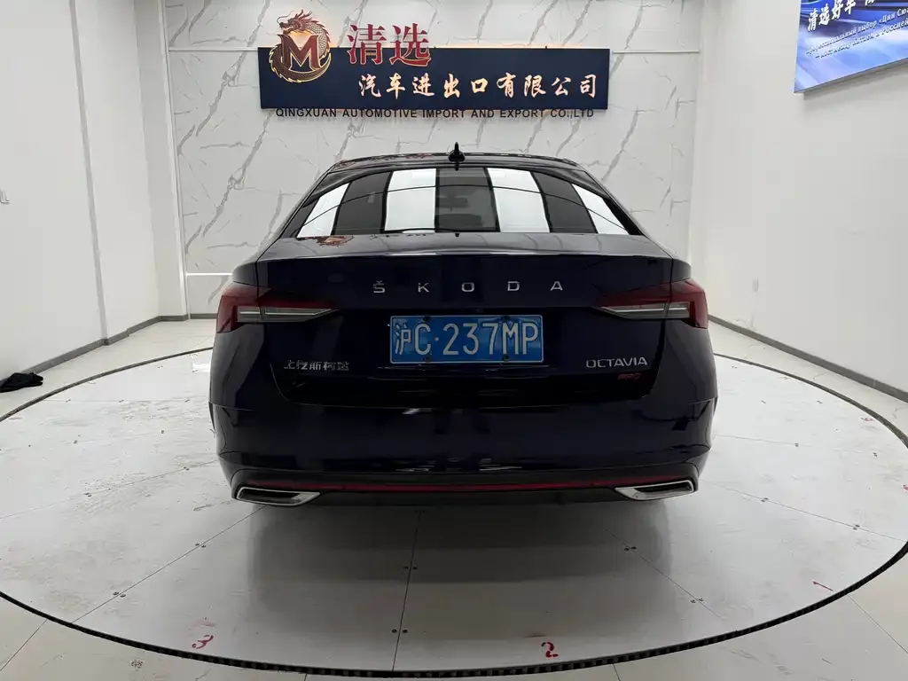 Skoda Octavia — фото 2