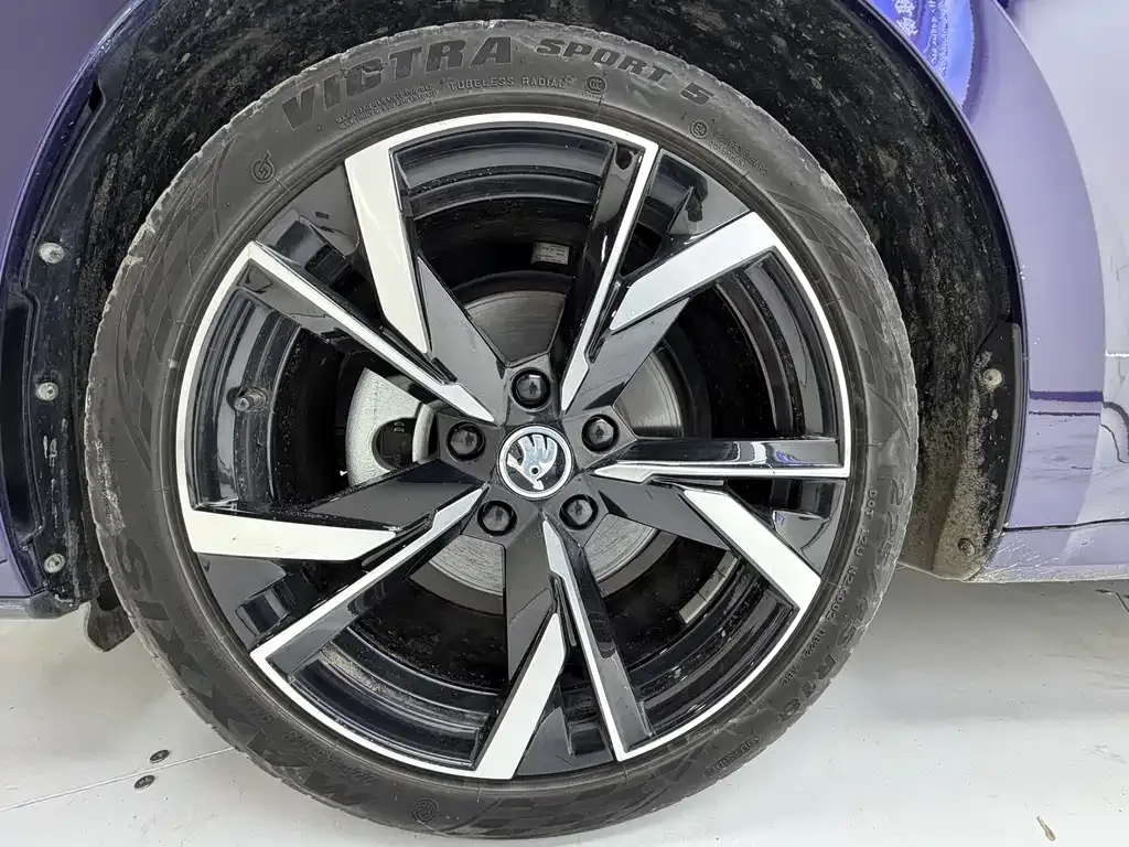 Skoda Octavia — фото 4