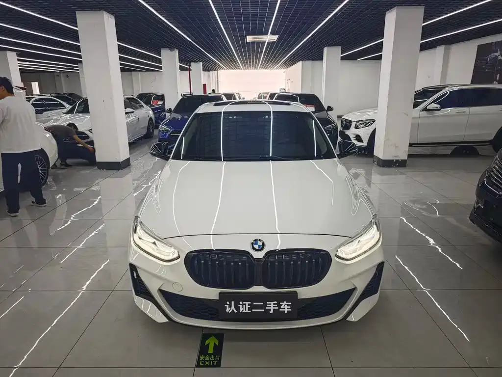BMW 1 Series — фото 1