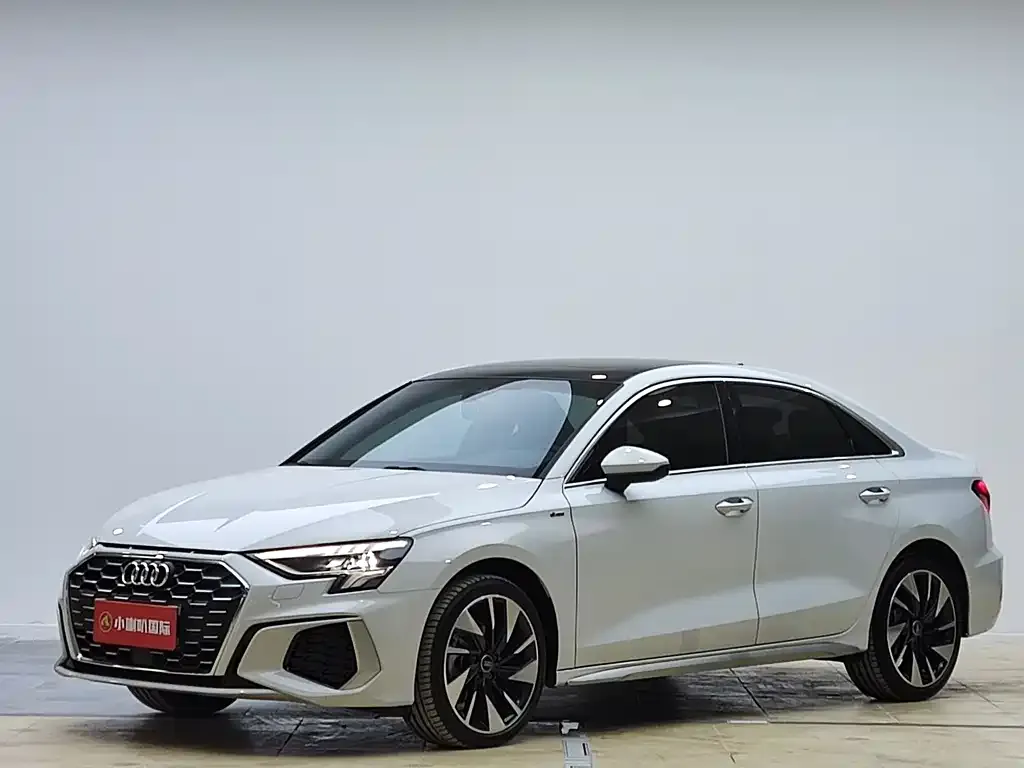 Audi A3 — фото 1