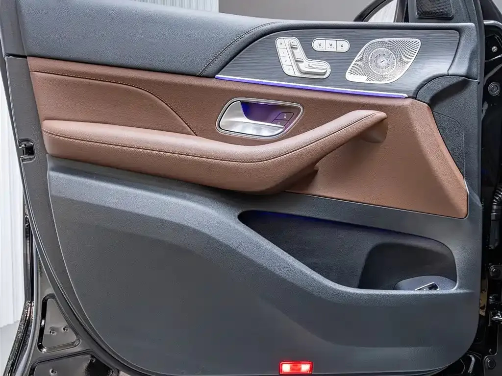 Mercedes-Benz GLS — фото 10