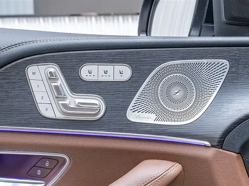 Mercedes-Benz GLS — фото 9
