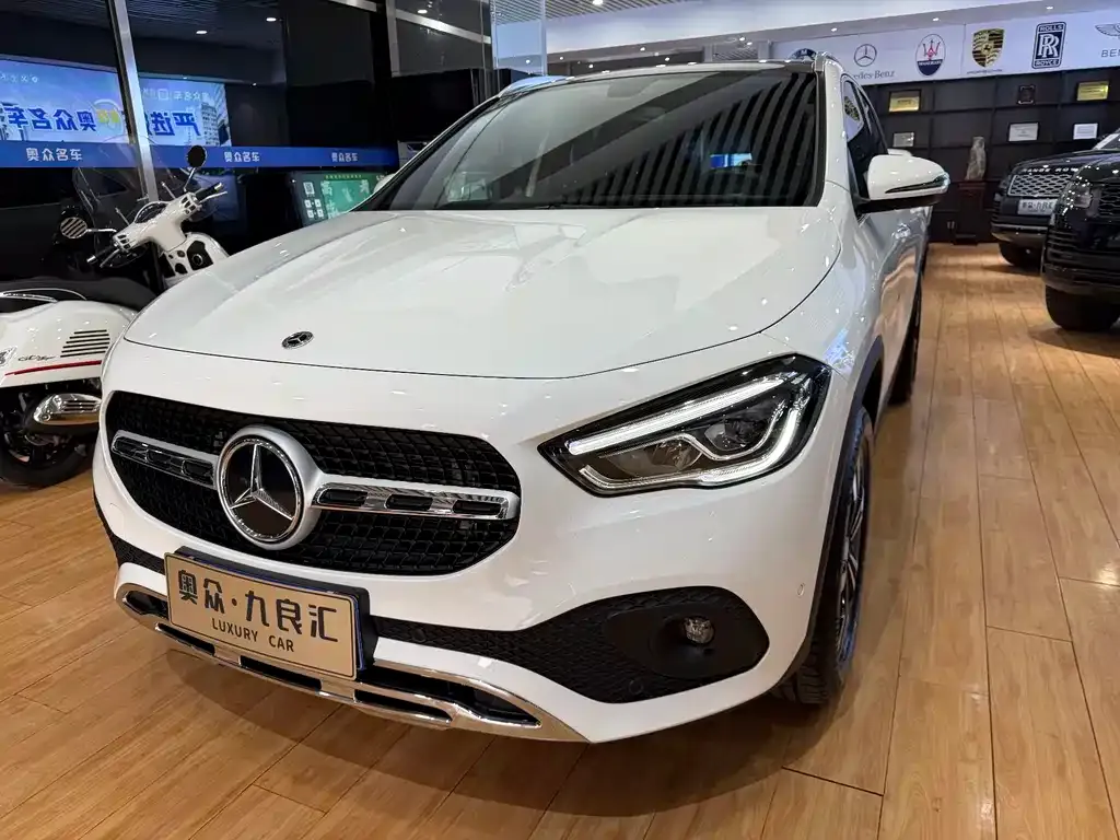 Mercedes-Benz GLA — фото 1