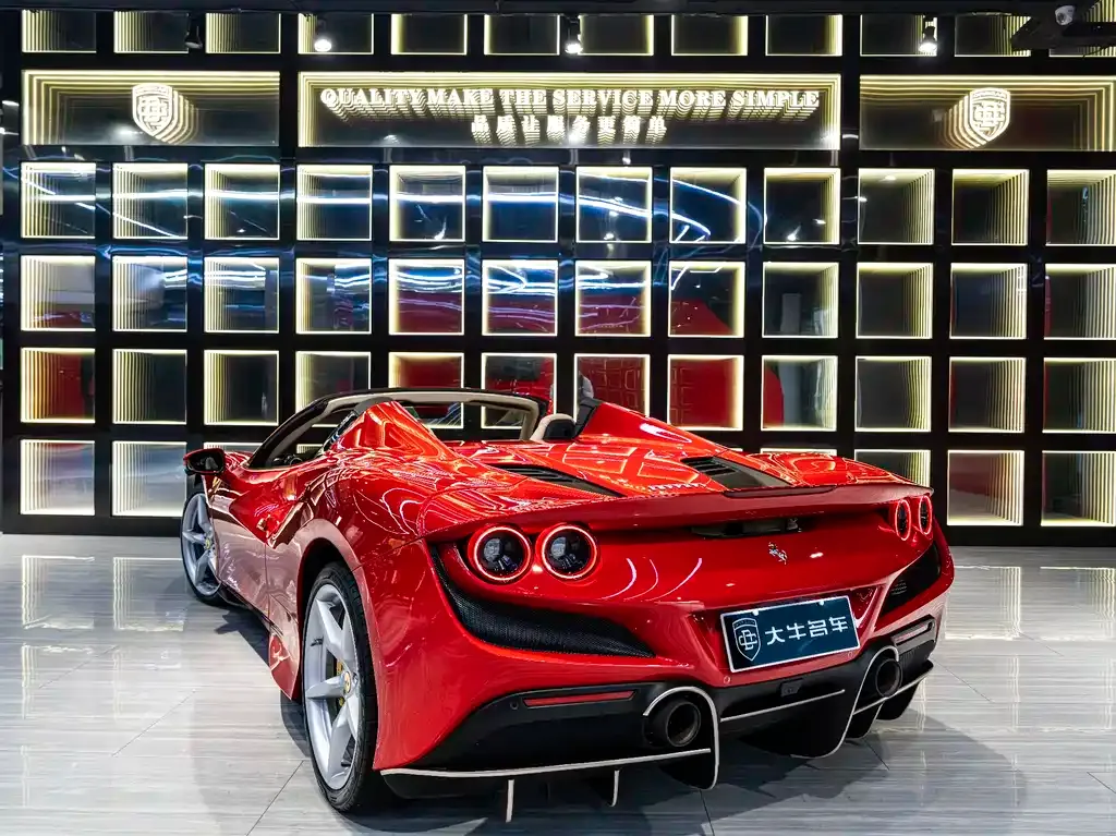 Ferrari F8 — фото 8