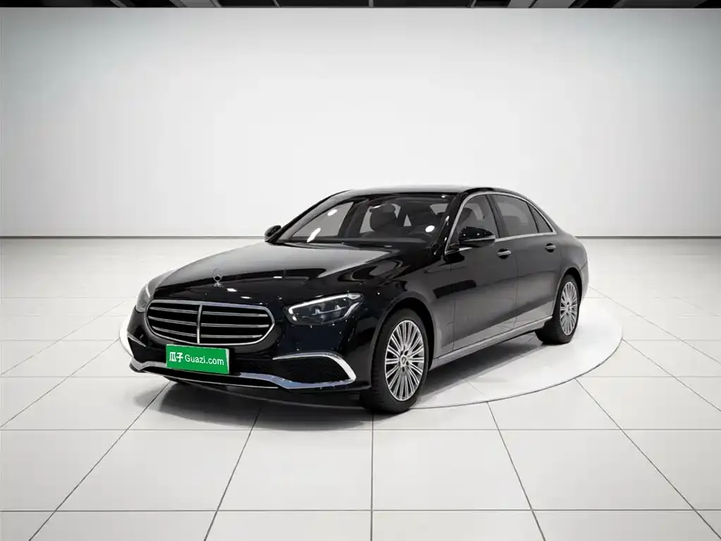 Mercedes-Benz E-Class — фото 1