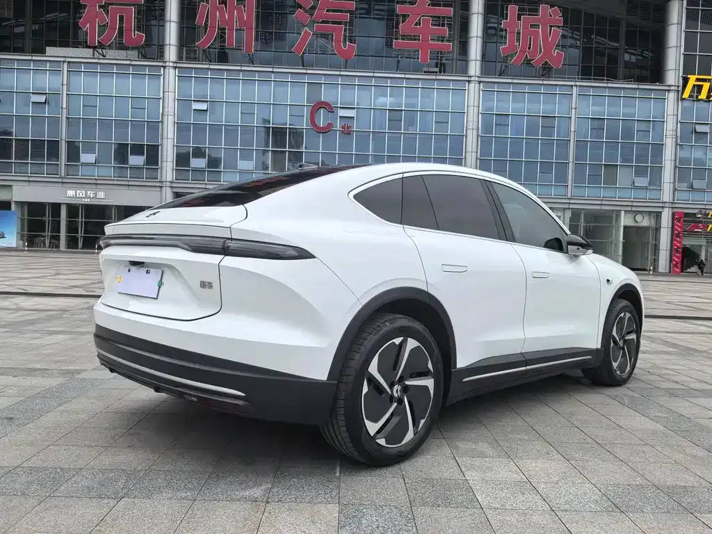 NIO EC6 — фото 10