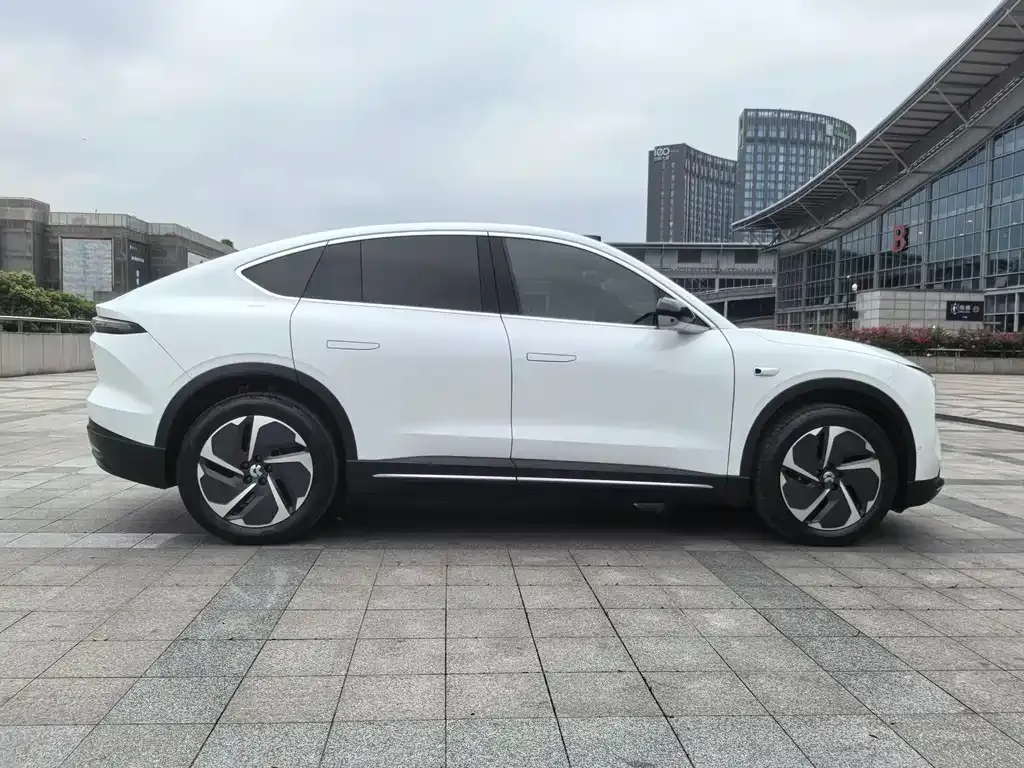 NIO EC6 — фото 8