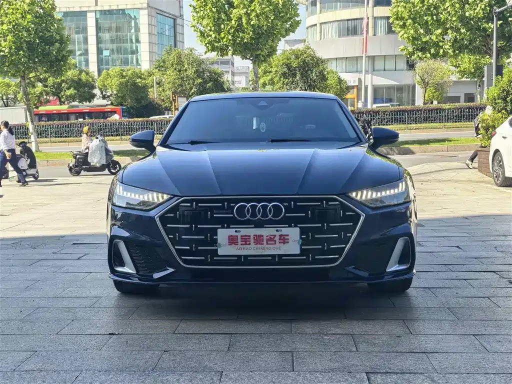 Audi A7L — фото 7