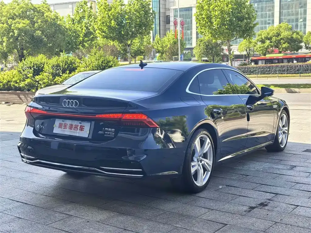 Audi A7L — фото 10