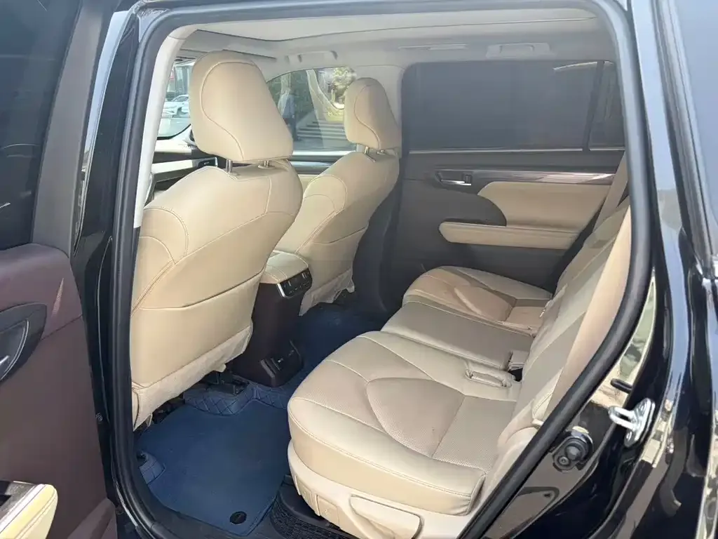 Toyota Highlander — фото 4
