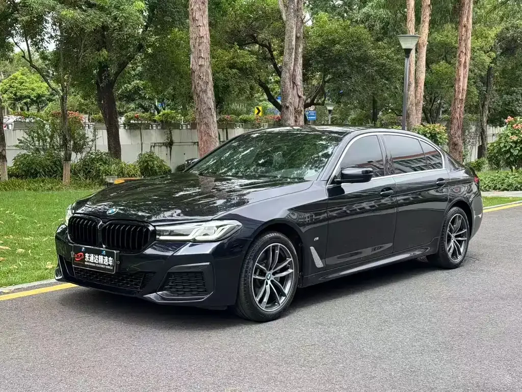 BMW 5 Series — фото 1