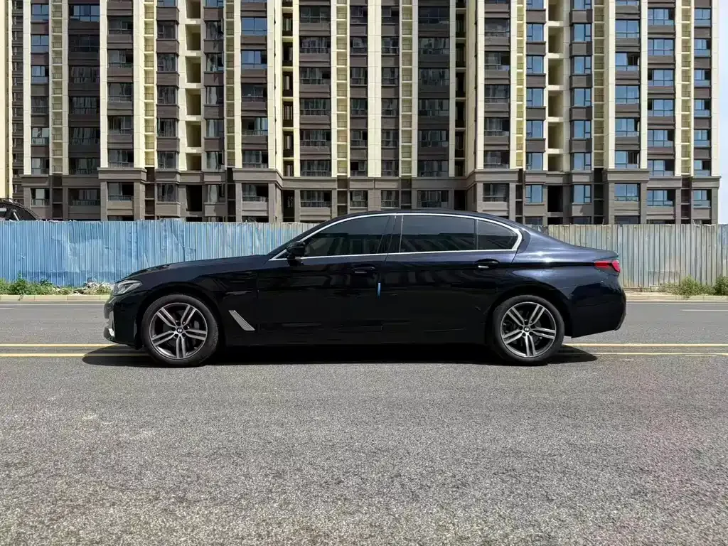 BMW 5 Series — фото 10