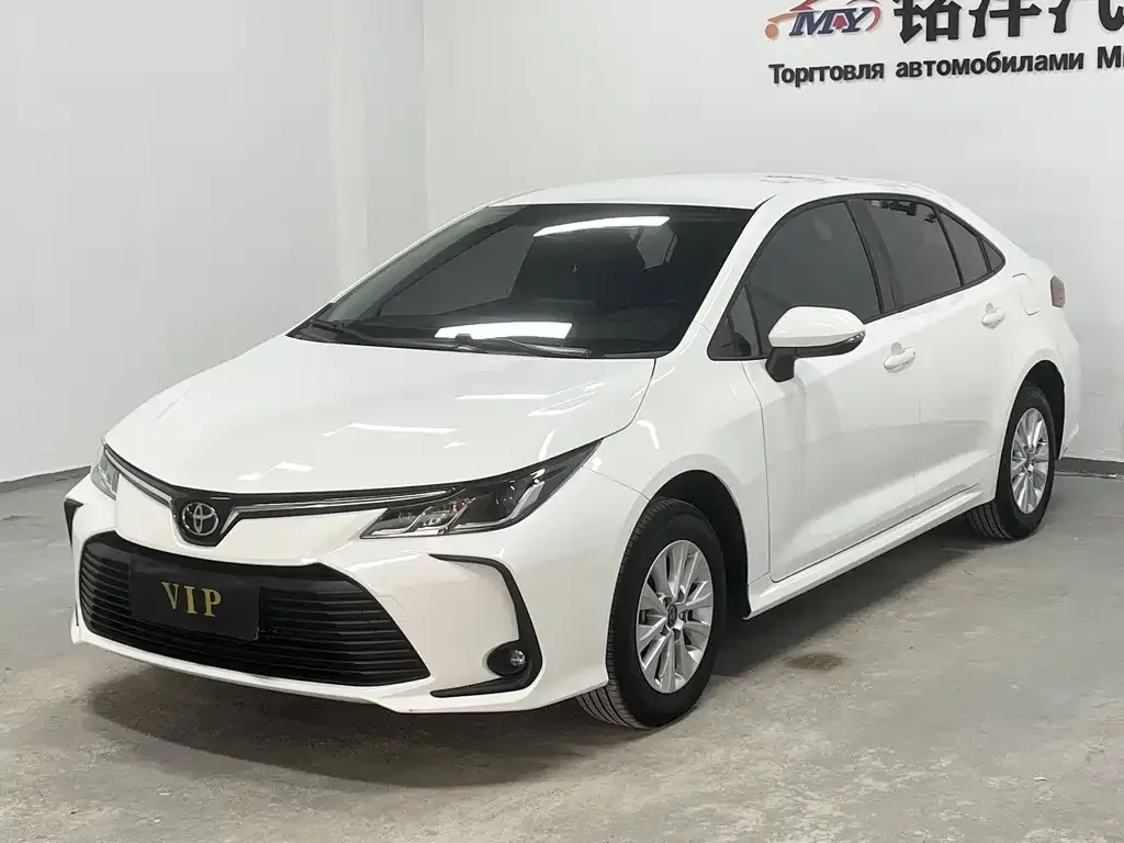 Toyota Corolla — фото 1