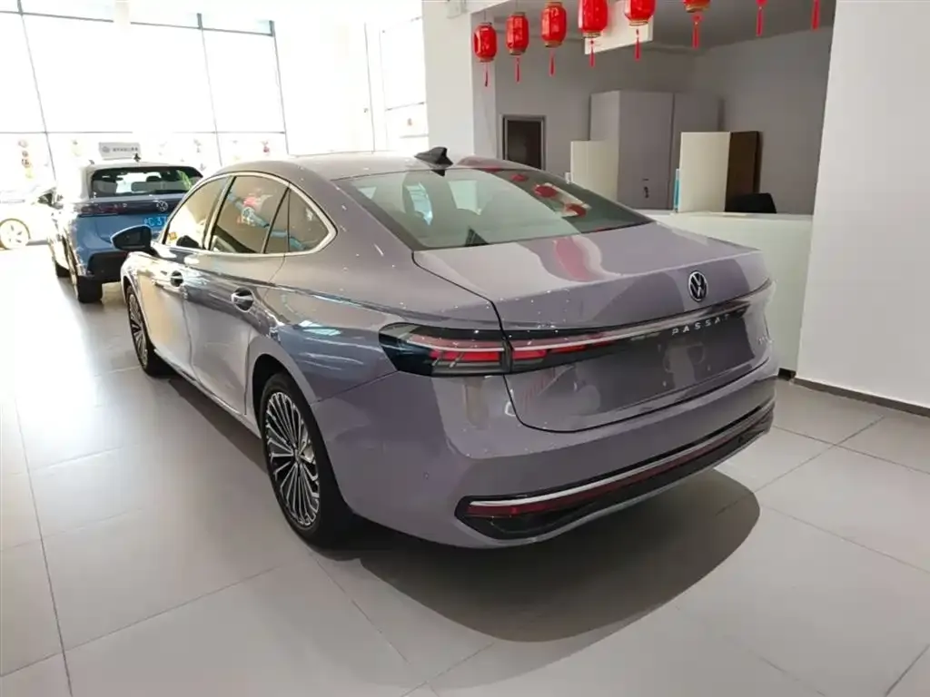 Volkswagen Passat — фото 6