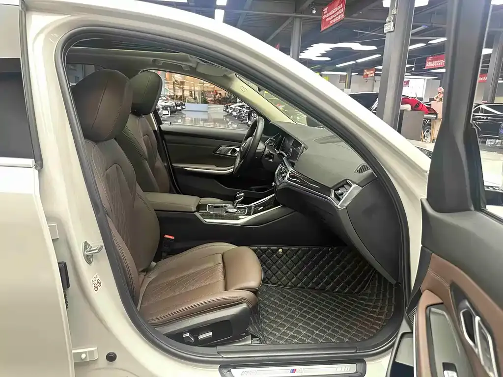 BMW 3 Series 2022 из CN, фото 9