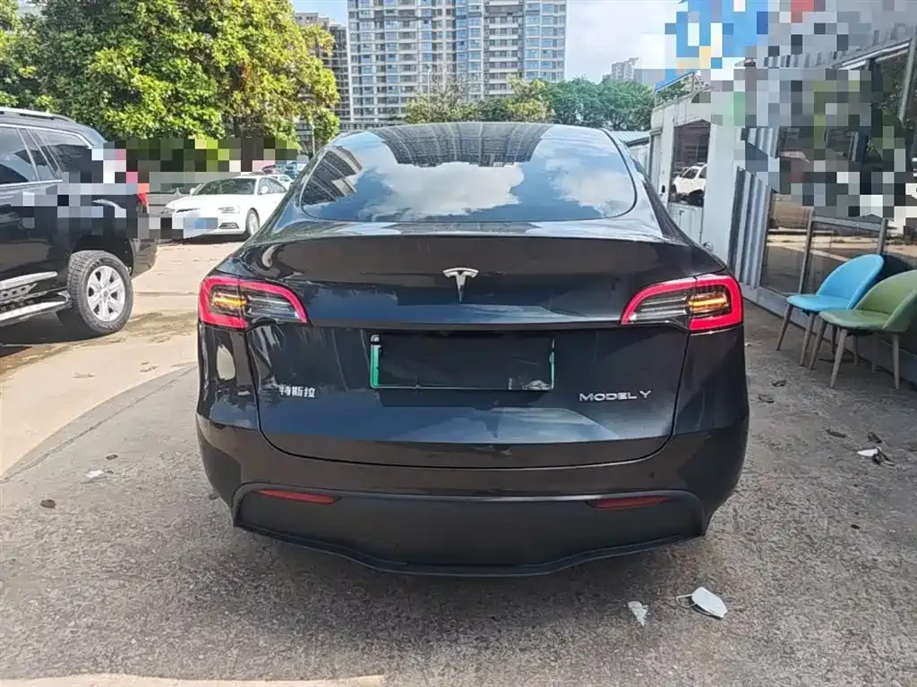 Tesla Model Y — фото 4